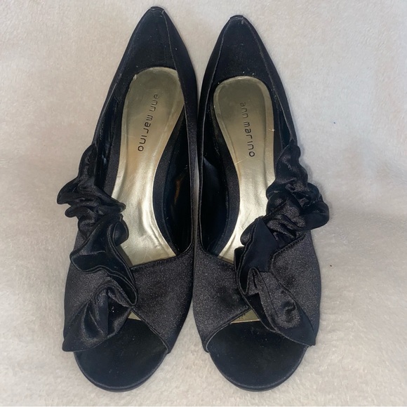 ANN MARINO Black Satin Heels - Picture 8 of 8